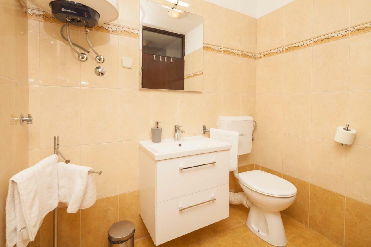 Apartman Ester Pula Exteriér fotografie
